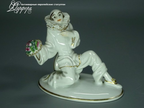 Купить фарфоровые статуэтки Rosenthal, Пьеро с букетом цветов, Германия